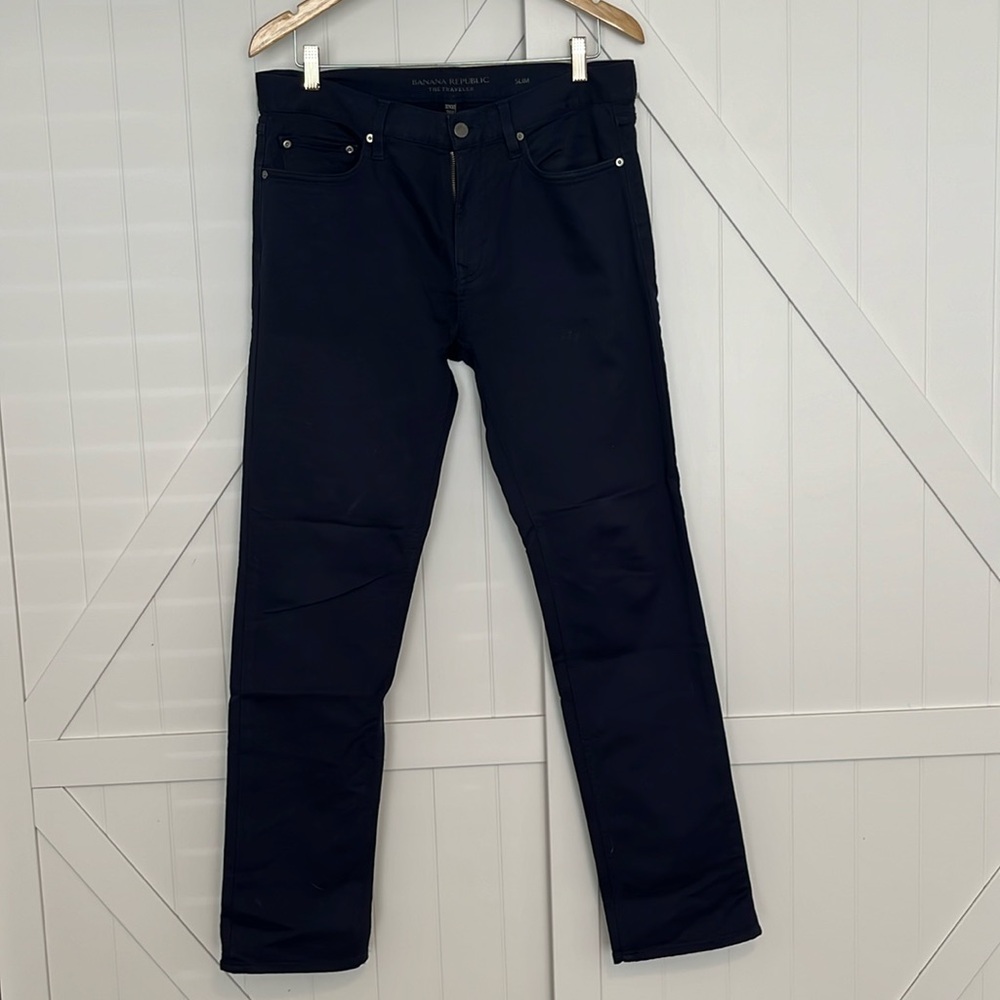 Banana Republic men’s Traveler chino
